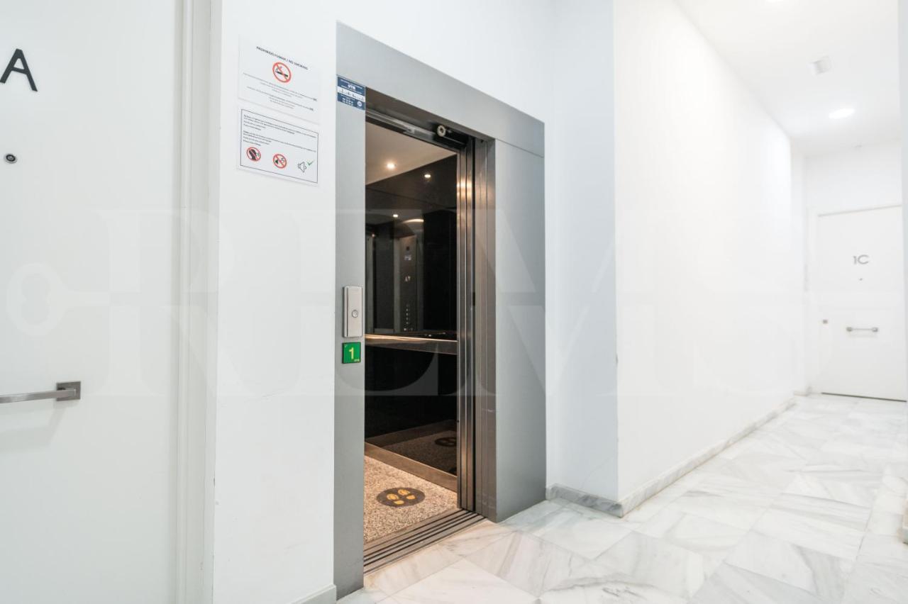 Elegant Studio In The Heart Of Malaga By Rems Exteriör bild